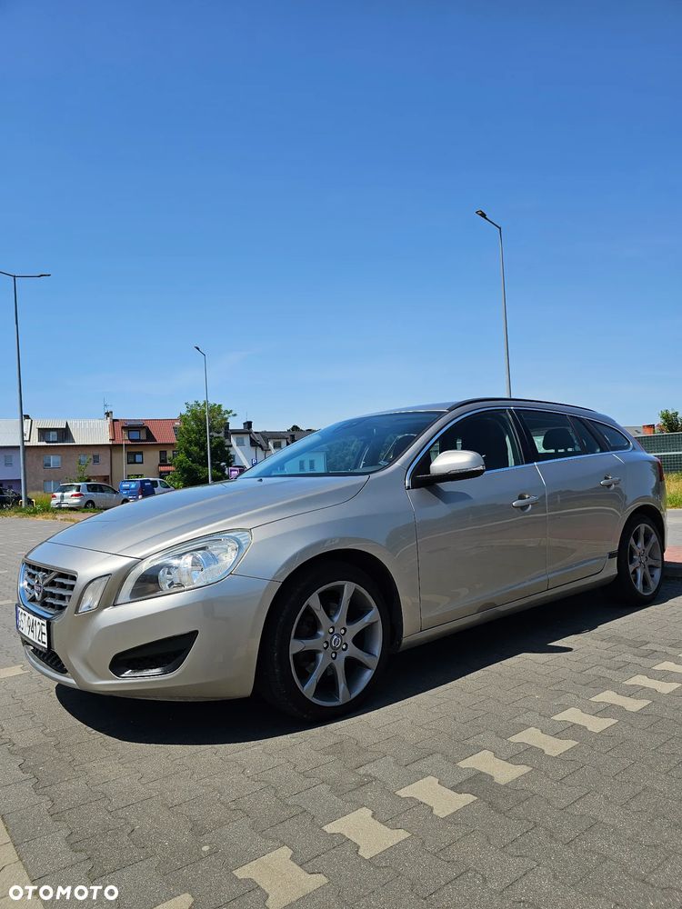 Volvo V60 D4 Momentum - 16