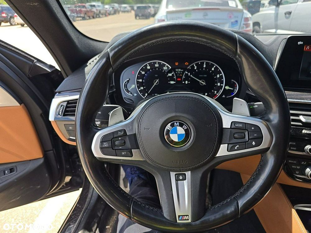 BMW Seria 5 530i xDrive M Sport Edition - 8