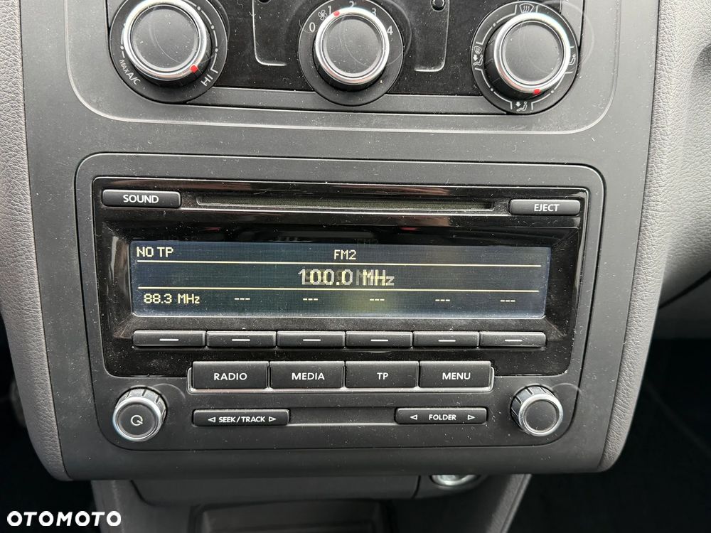 Volkswagen Touran - 31