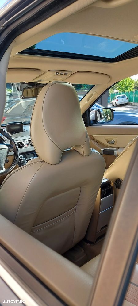Volvo XC 90 D5 AWD Geartonic Summum - 9