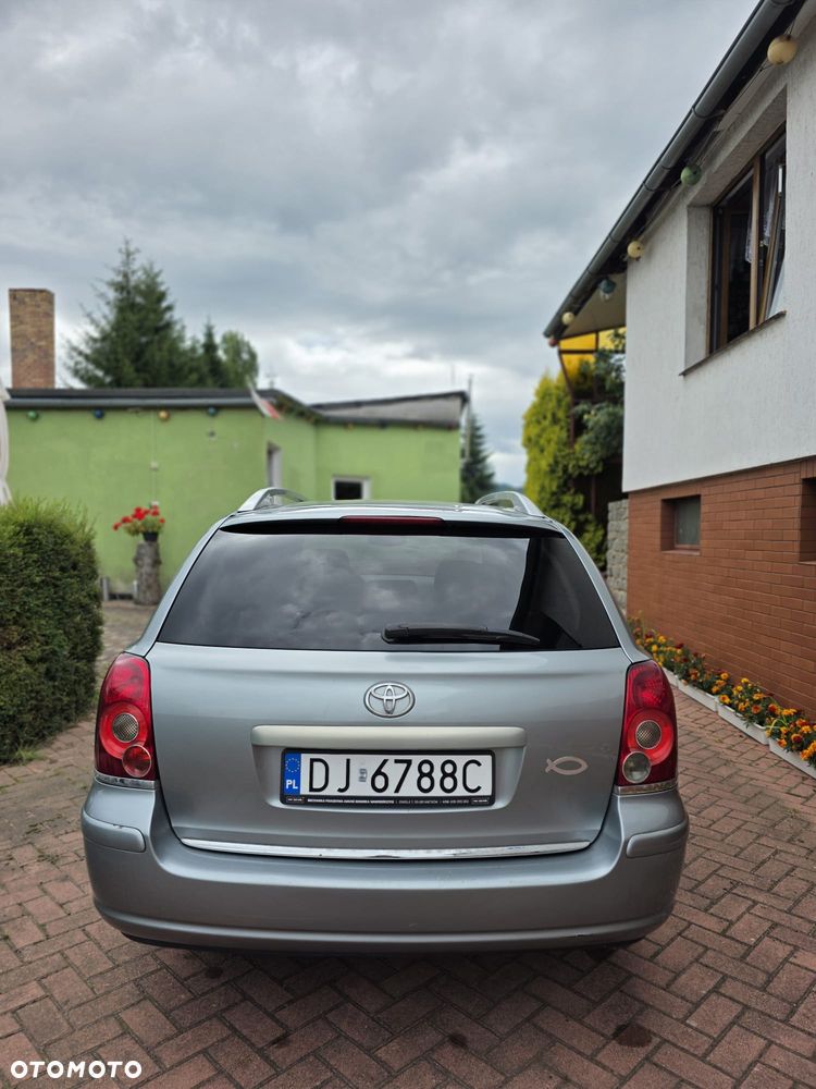 Toyota Avensis 2.0 D-4D Luna - 5