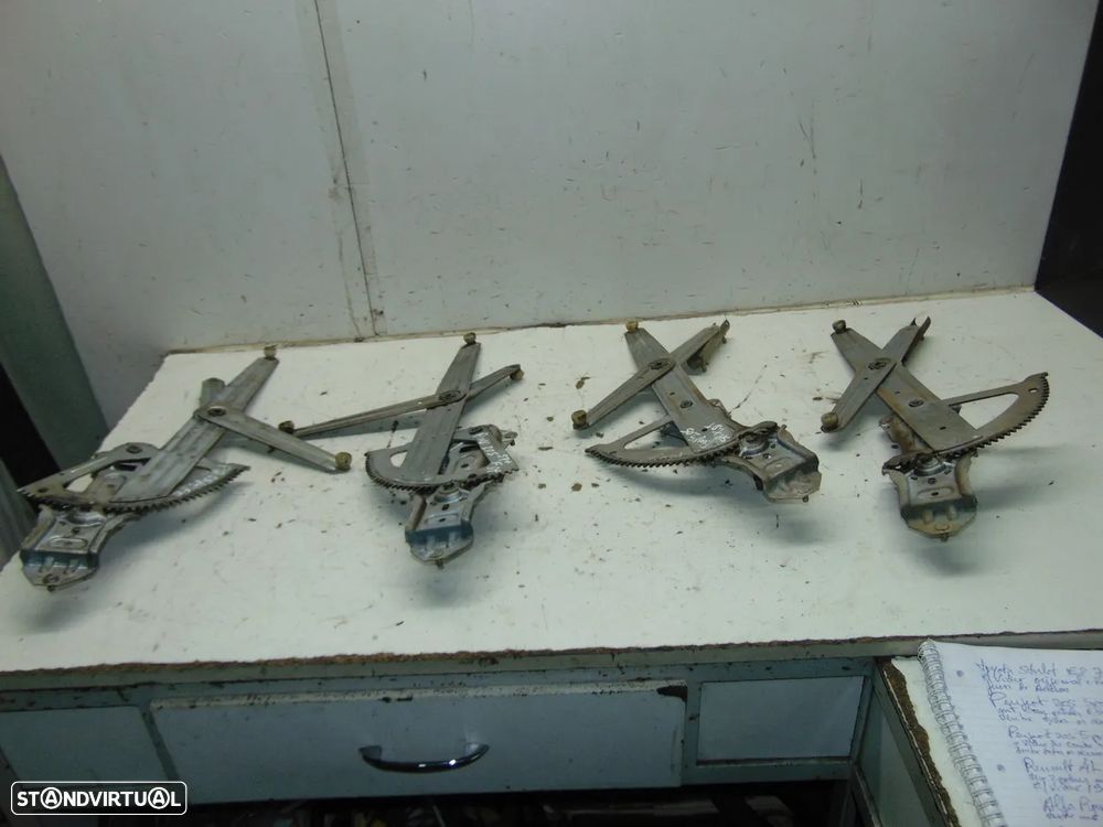 Peugeot 205 elevadores - 6