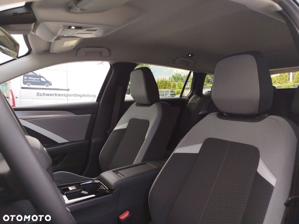 Opel Astra 1.2 T Edition S&S - 11