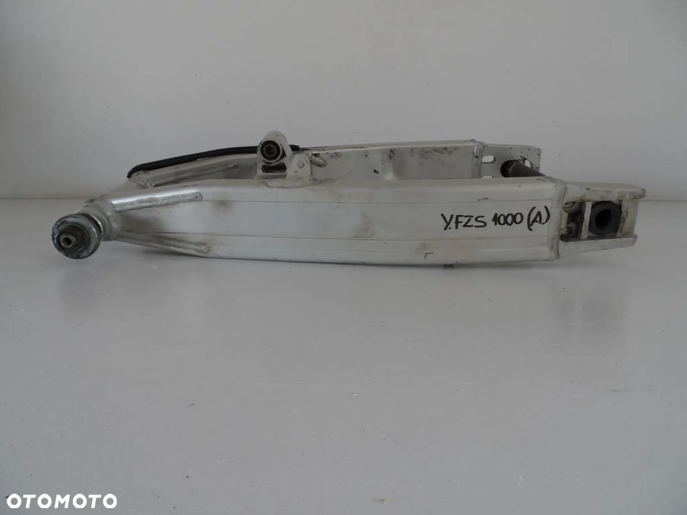 YAMAHA FZS 1000 wahacz tył ośka ślizg łańcucha - 3