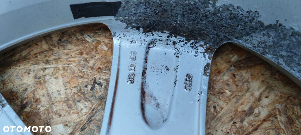 FELGA FELGI AUDI A4 A5 Q5 8J R17 ET39 8R0601025 - 8