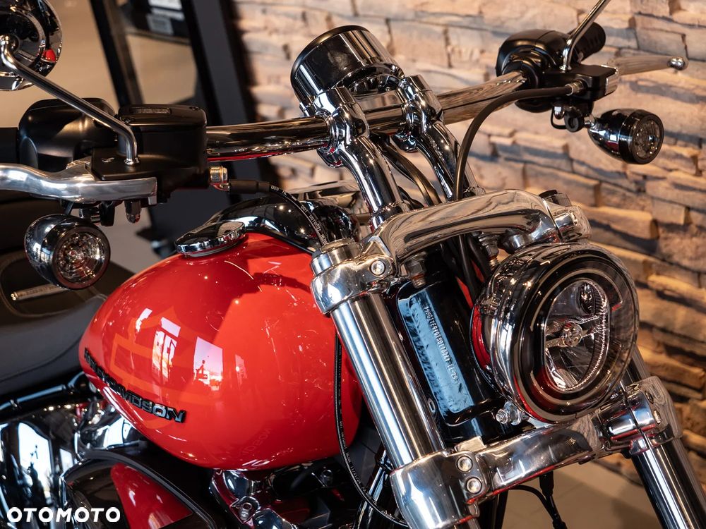 Harley-Davidson Softail Breakout - 9