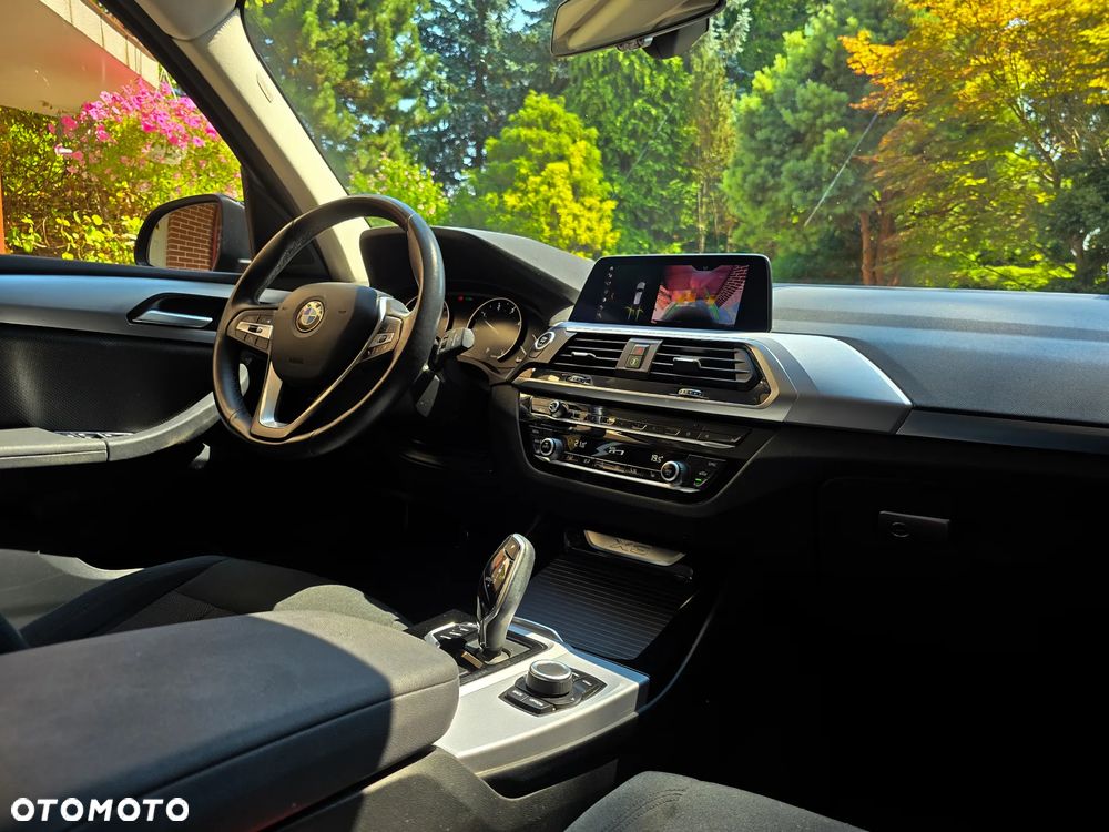 BMW X3 xDrive20d - 27