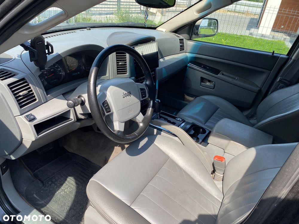 Jeep Grand Cherokee - 8