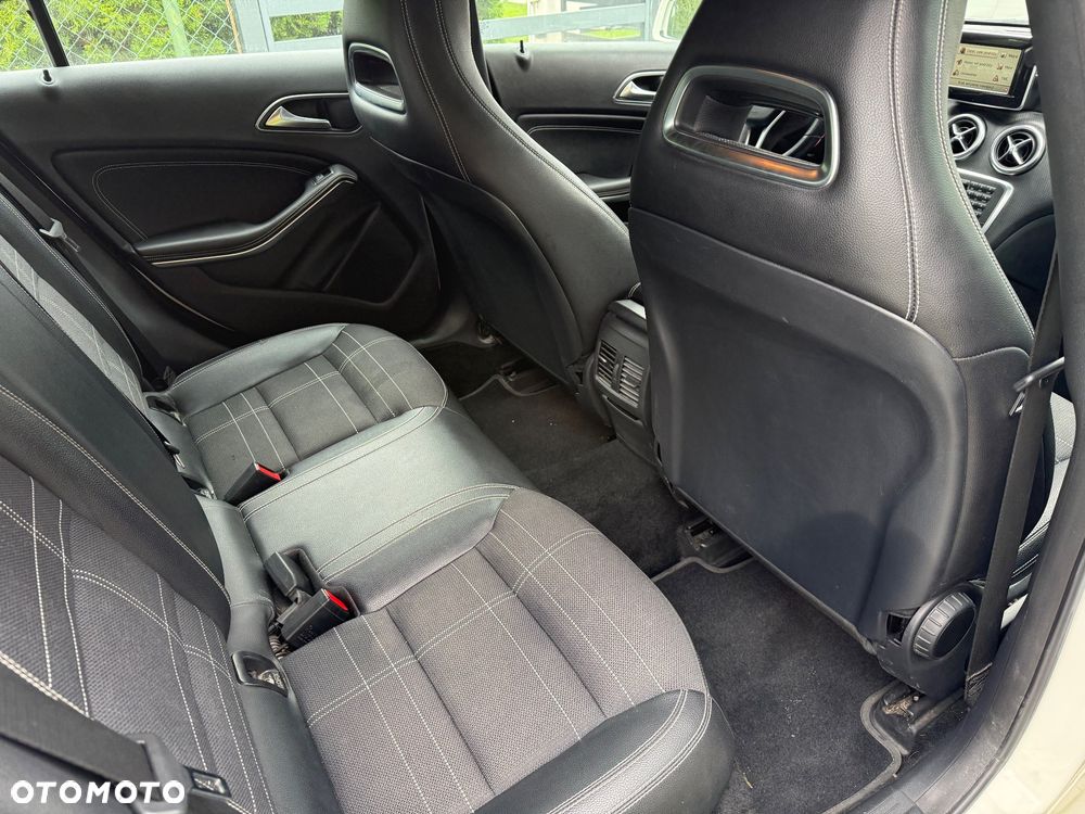 Mercedes-Benz Klasa A 180 BlueEfficiency Edition - 8