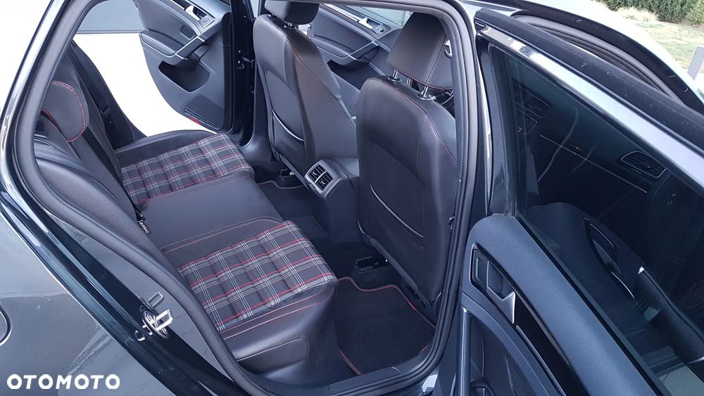Volkswagen Golf 2.0 TSI BMT GTI Performance DSG - 37