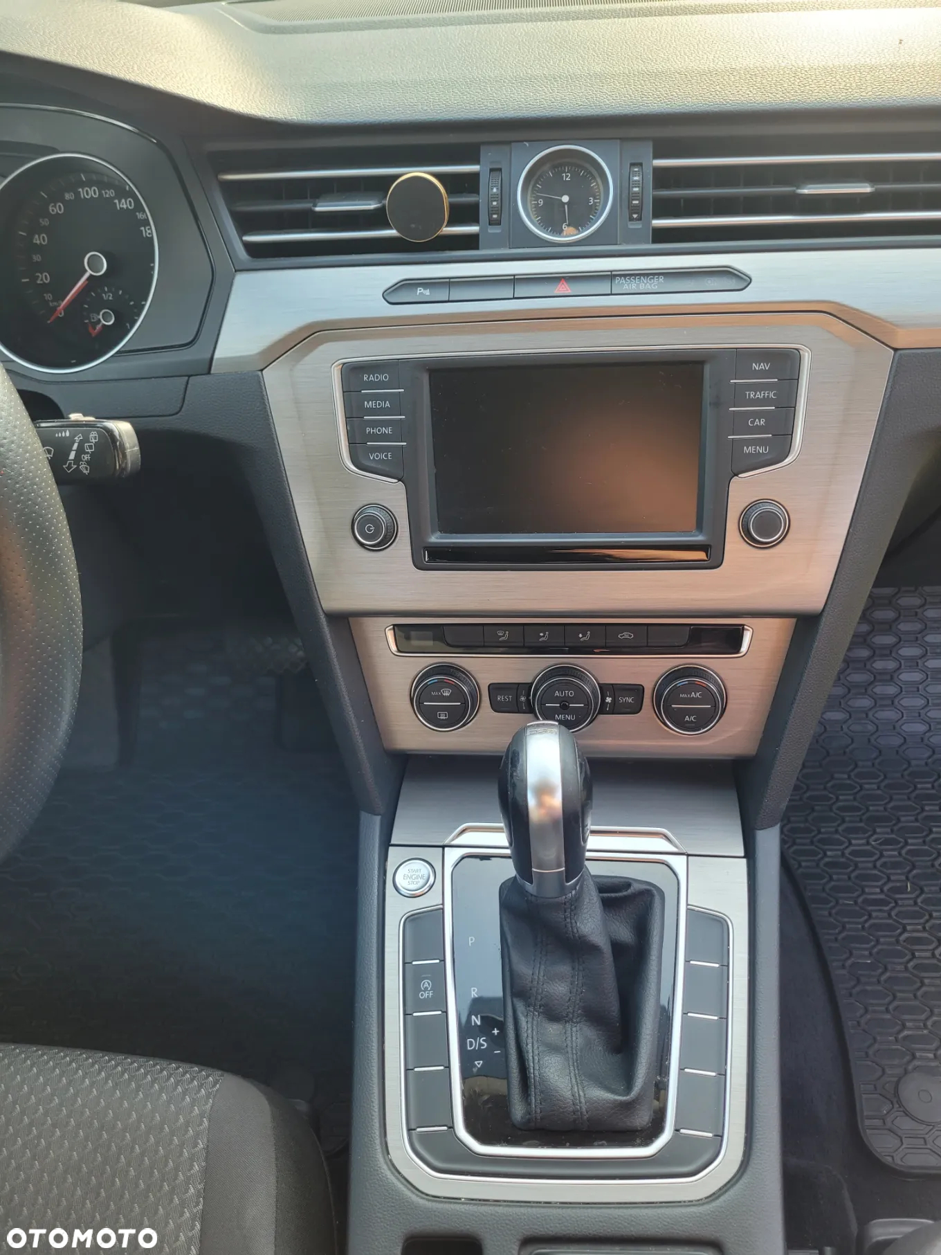 Volkswagen Passat - 11