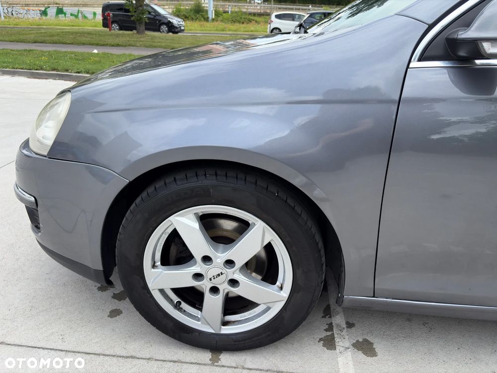 Volkswagen Golf 2.0 TDI Comfortline DSG - 9