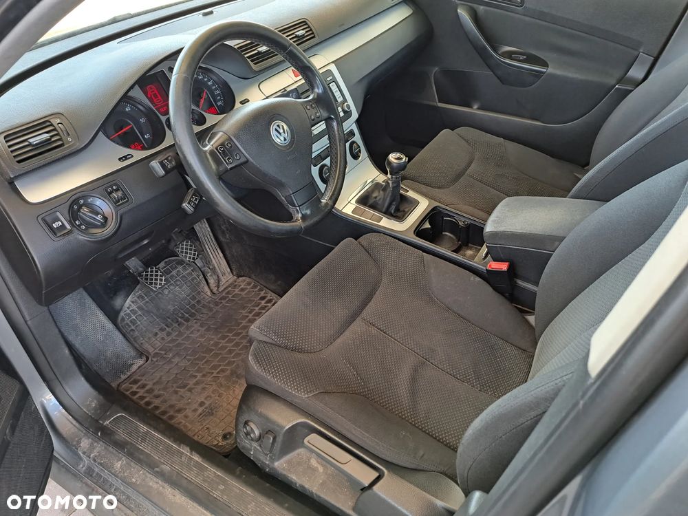 Volkswagen Passat - 13