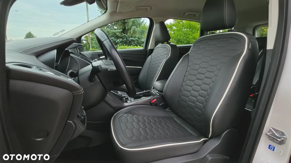 Ford Kuga 2.0 TDCi 2x4 Vignale - 33