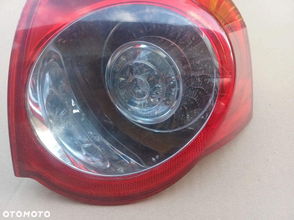 LAMPA TYLNA PRAWA PASSAT B6 KOMBI - 4