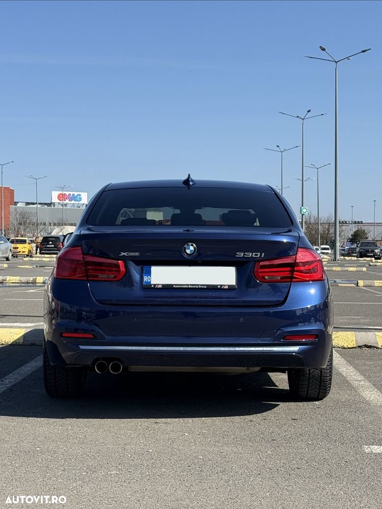 BMW Seria 3 330i xDrive AT Luxury Line - 12