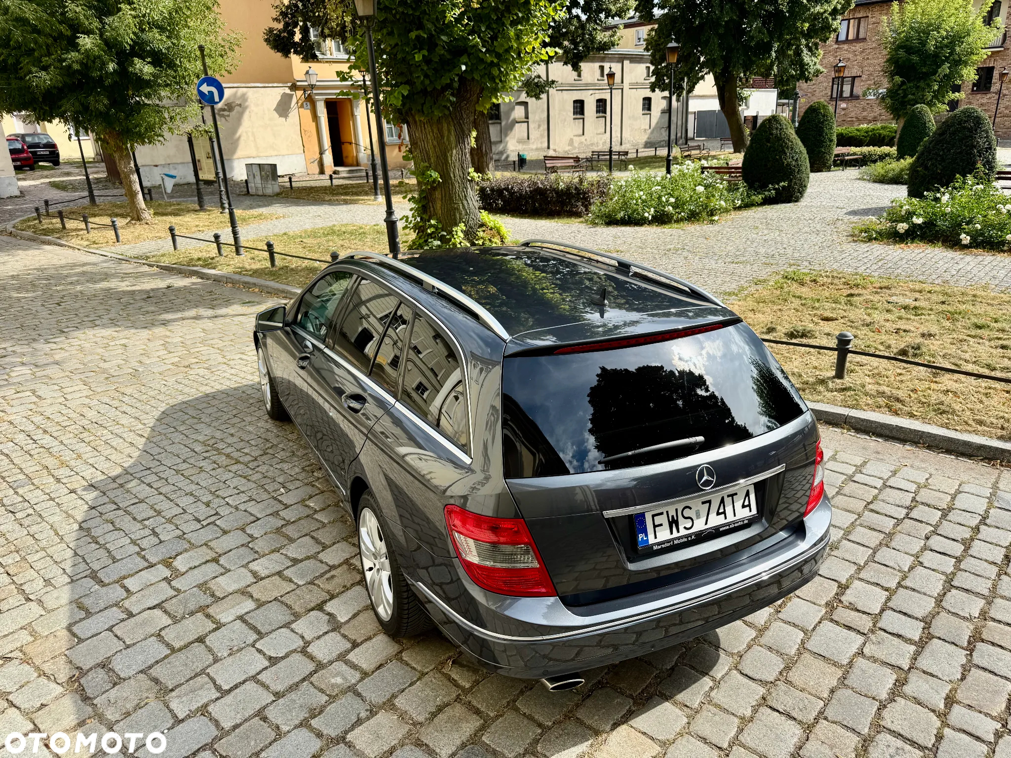 Mercedes-Benz Klasa C 250 CGI T Automatik BlueEFFICIENCY Avantgarde - 15