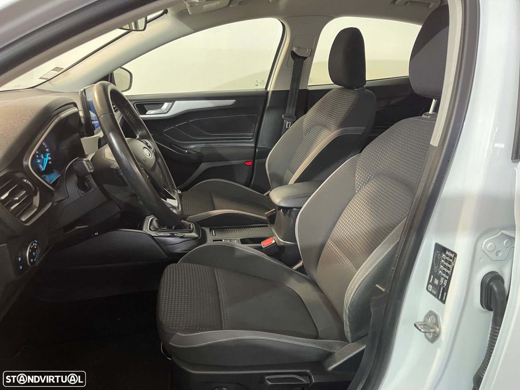 Ford Focus 1.5 TDCi EcoBlue Connected - 12