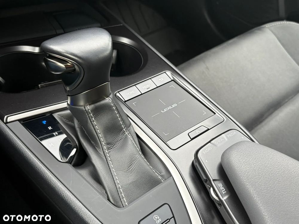 Lexus UX 200 GPF Business 2WD - 18
