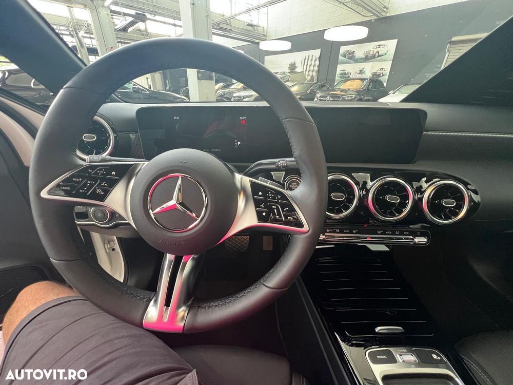 Mercedes-Benz A 200 d 8G-DCT AMG Line - 4