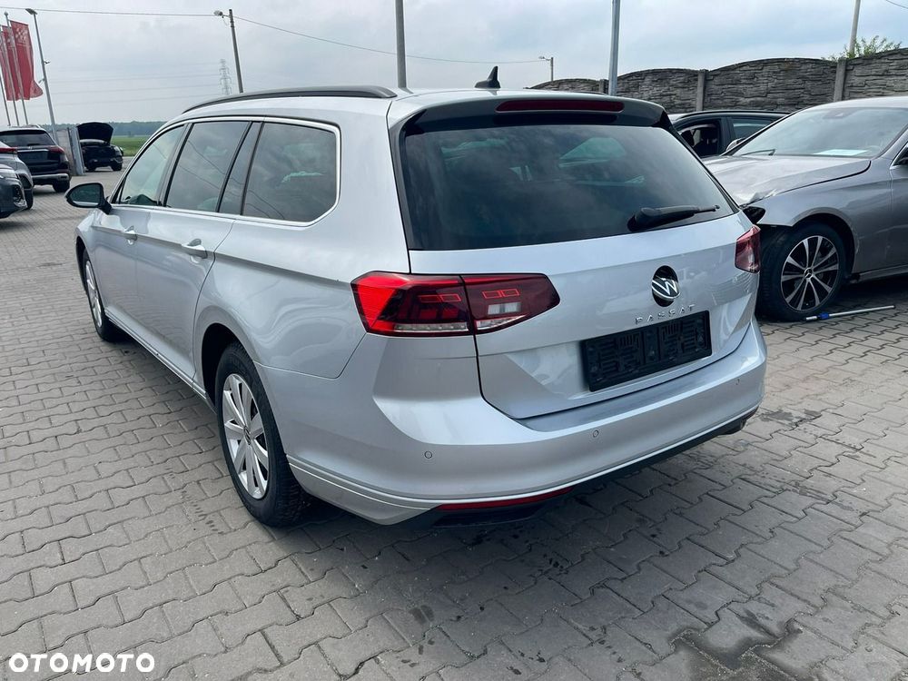 Volkswagen Passat Variant 2.0 TDI SCR DSG Conceptline - 2