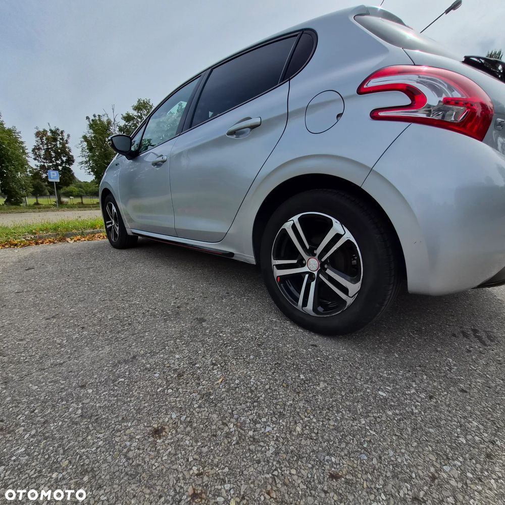 Peugeot 208 - 19
