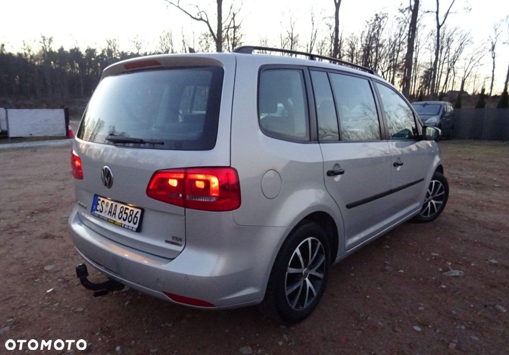 Volkswagen Touran - 17