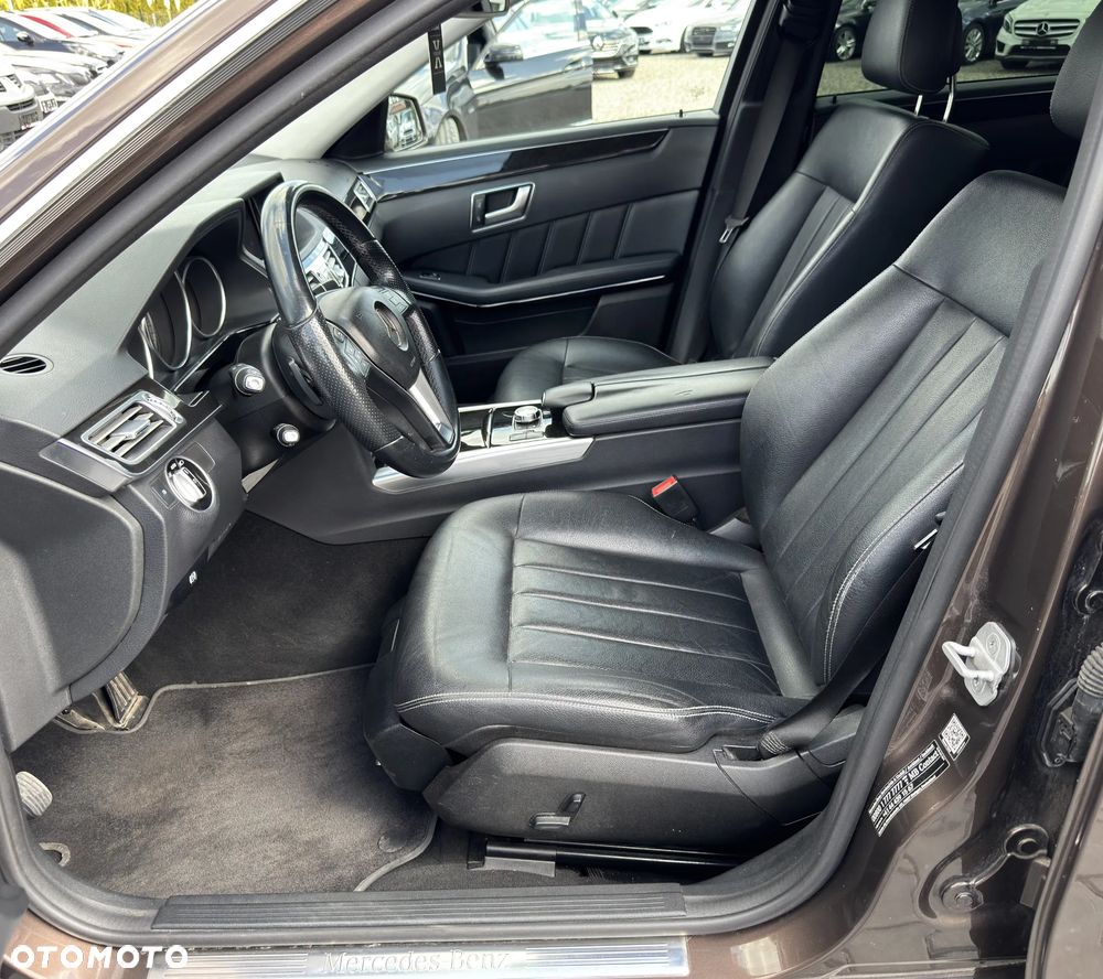 Mercedes-Benz Klasa E 250 BlueTEC 4Matic 7G-TRONIC Avantgarde - 16