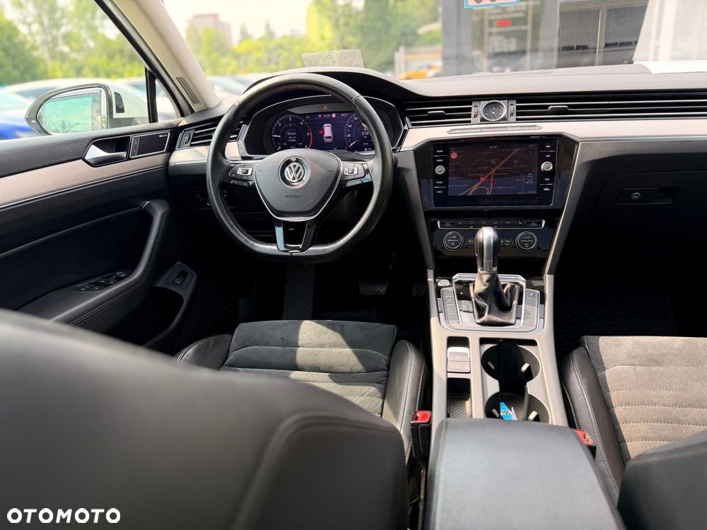 Volkswagen Passat - 24