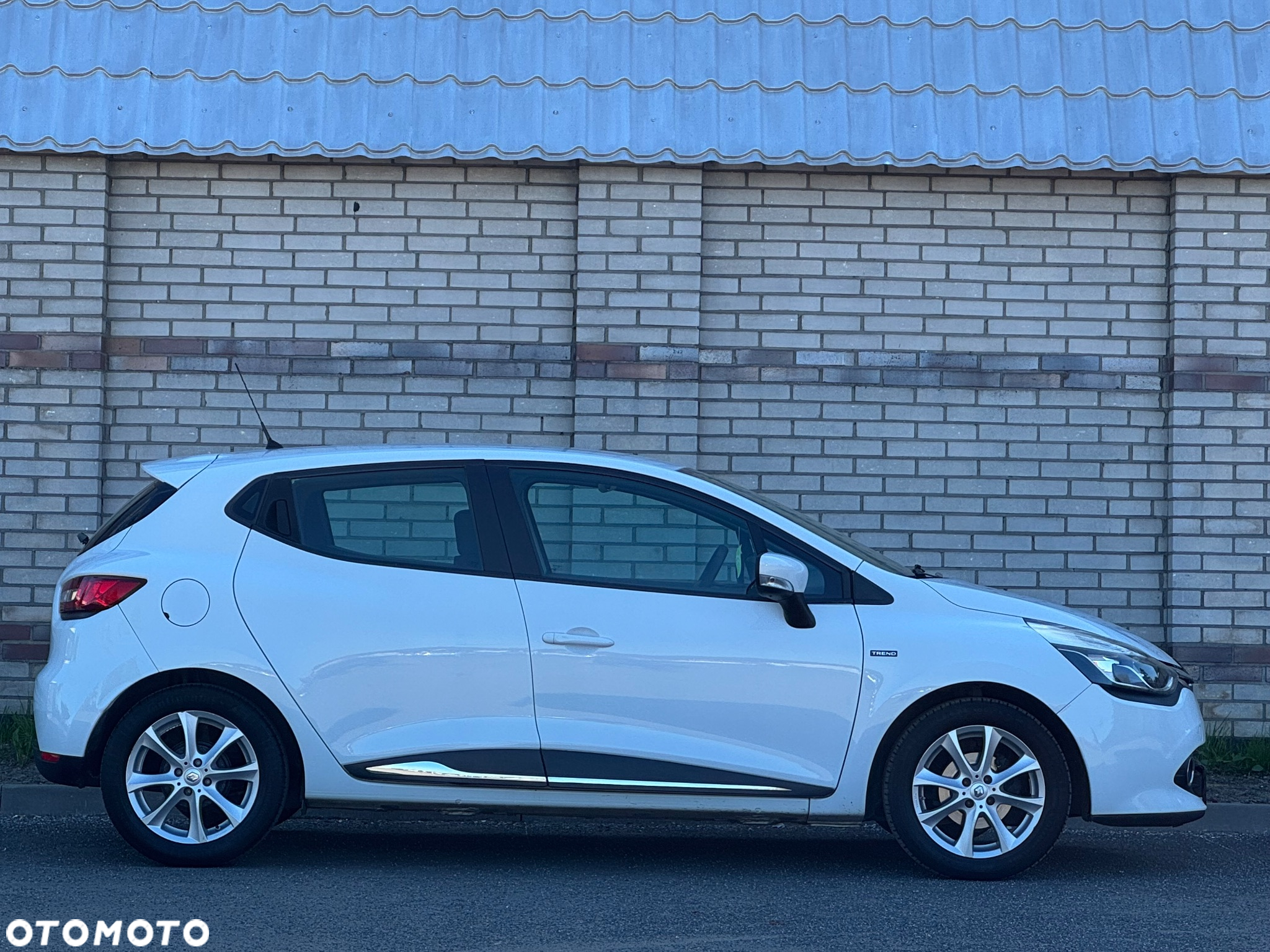 Renault Clio - 36