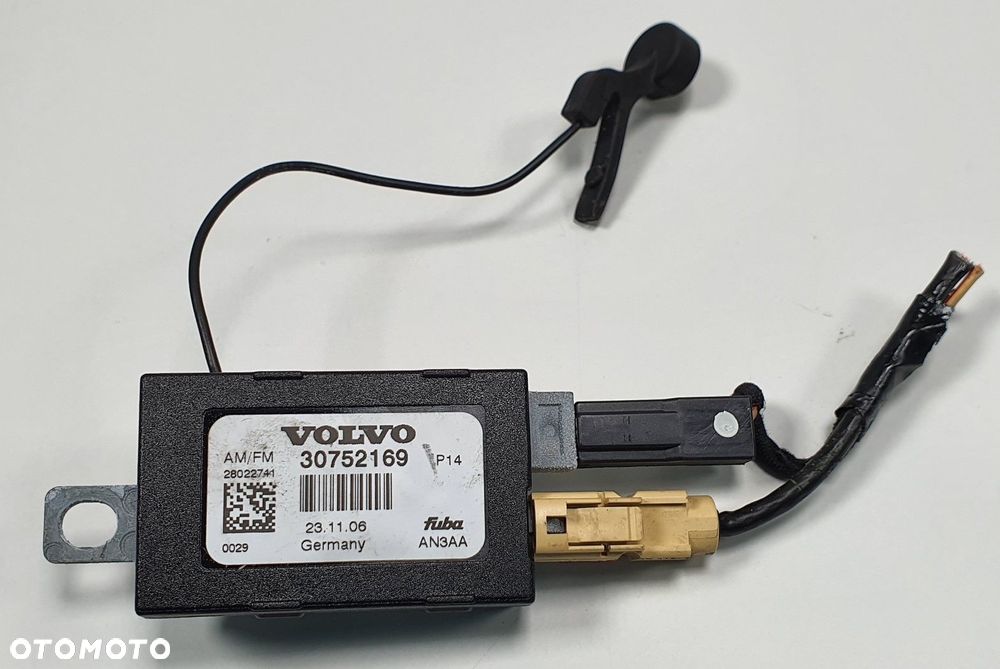 WZMACNIACZ ANTENY VOLVO C30 30752169 - 1