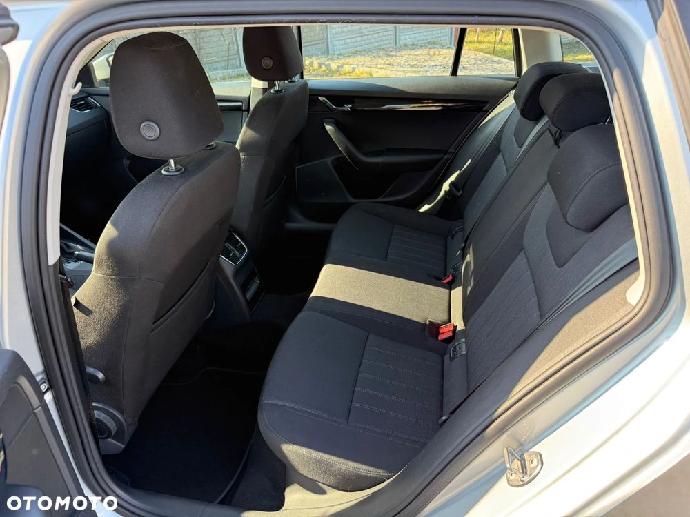 Skoda Octavia 2.0 TDI Style DSG - 8