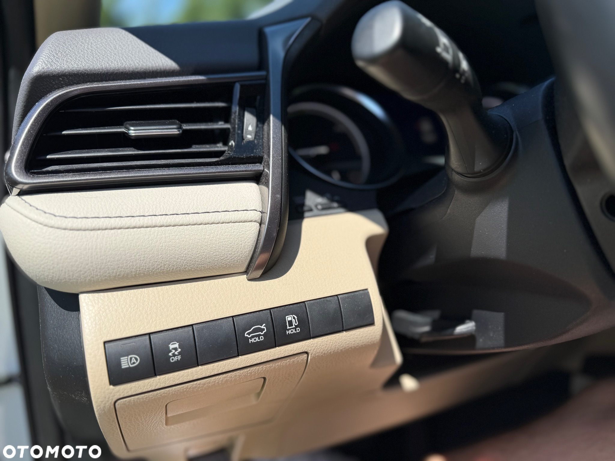 Toyota Camry Business Edition - 16