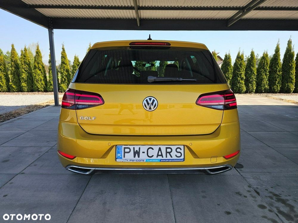Volkswagen Golf - 8