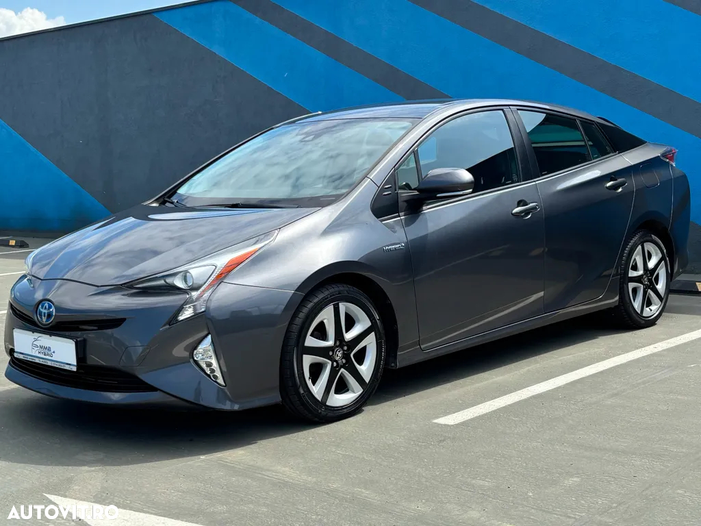Toyota Prius Hybrid Executive - 3