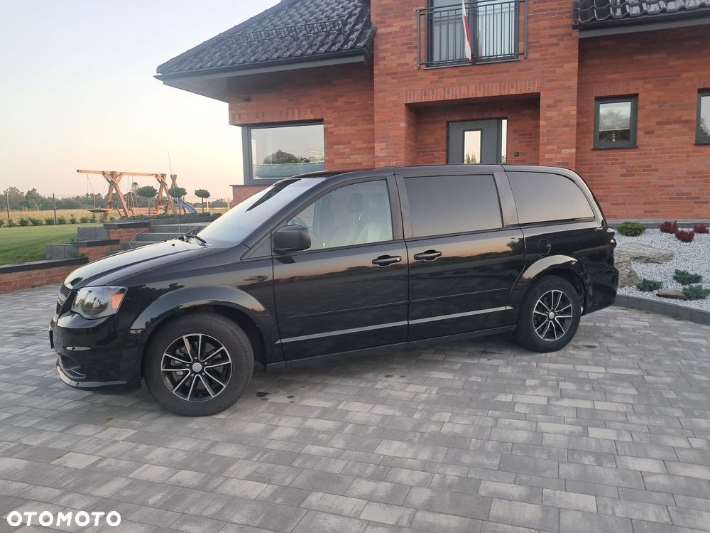 Dodge Grand Caravan - 4