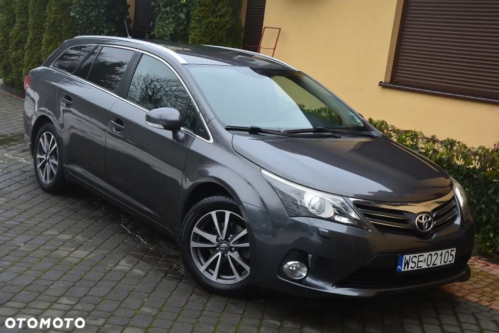 Toyota Avensis Touring Sports 1.8 Business Edition - 19
