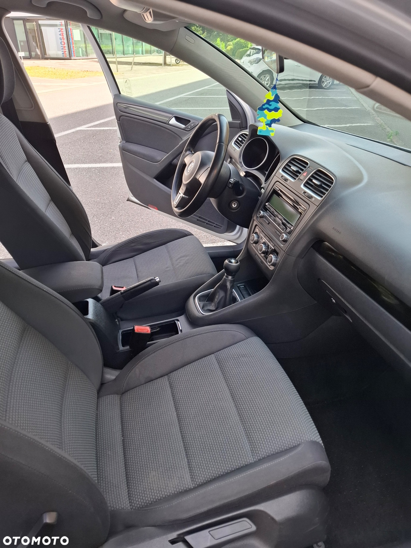 Volkswagen Golf VI 1.6 TDI Comfortline - 25