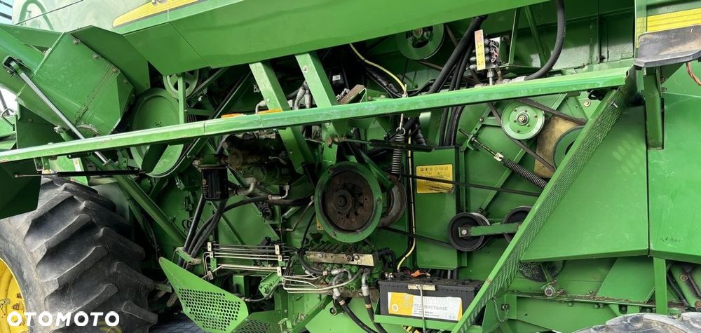 John Deere 1550 Kombajn zbożowy , 2007 , hederu 5,5 m - 15
