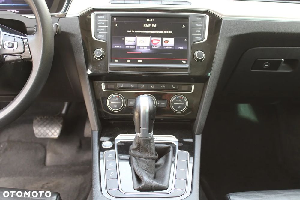 Volkswagen Passat 2.0 TDI Bi-Turbo BMT 4Mot Highline DSG - 30