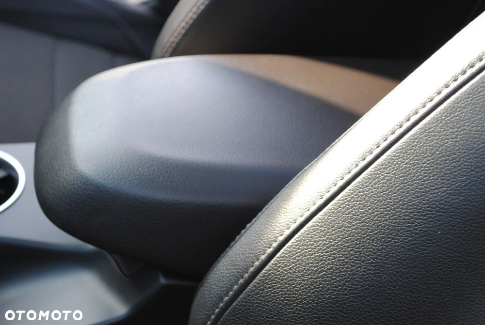 Ford Kuga 2.0 TDCi 4x2 Titanium - 20