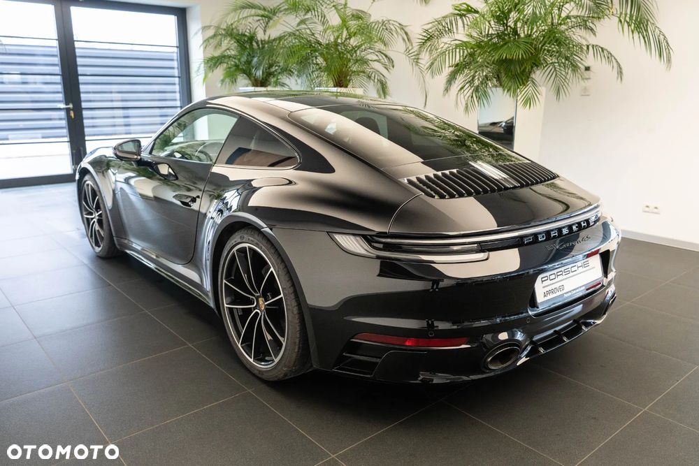 Porsche 911 Carrera 4S - 6