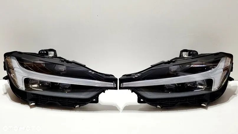 REFLEKTOR PRAWY LEWY FULL LED VOLVO XC60 II LIFT 20- EUROPA - 1