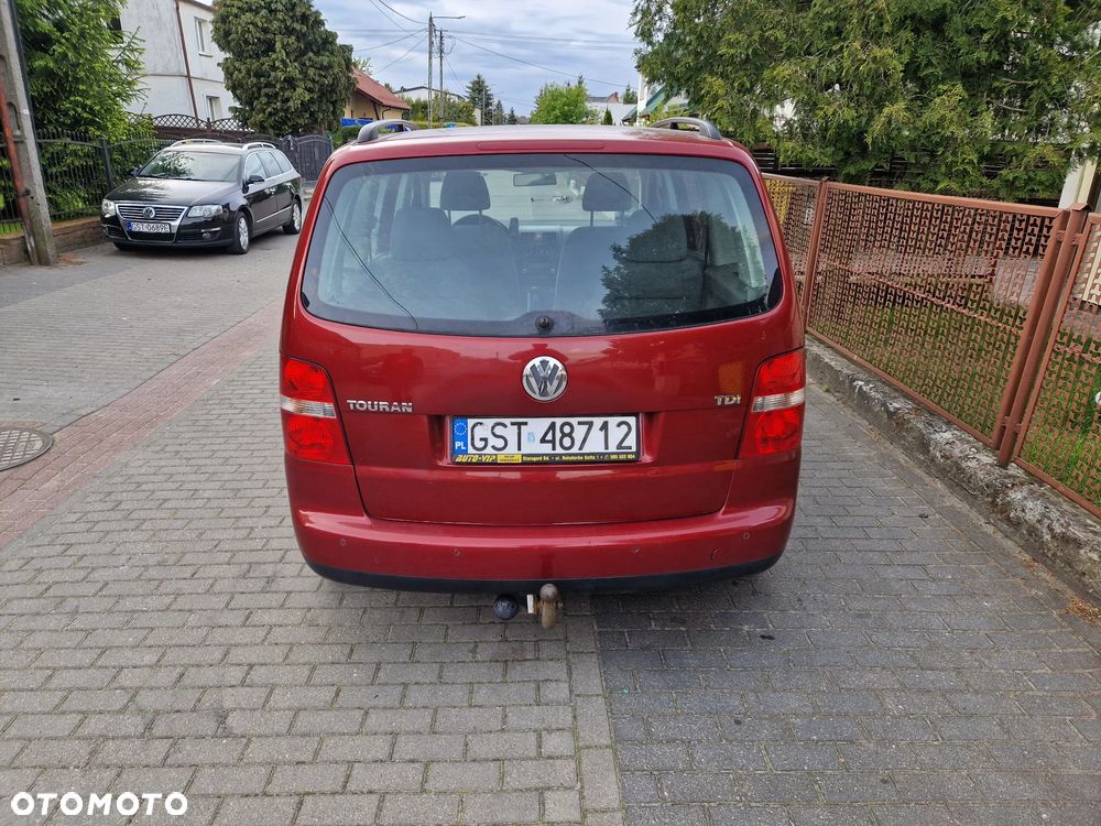 Volkswagen Touran - 4