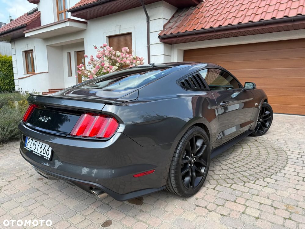 Ford Mustang 5.0 V8 GT - 4
