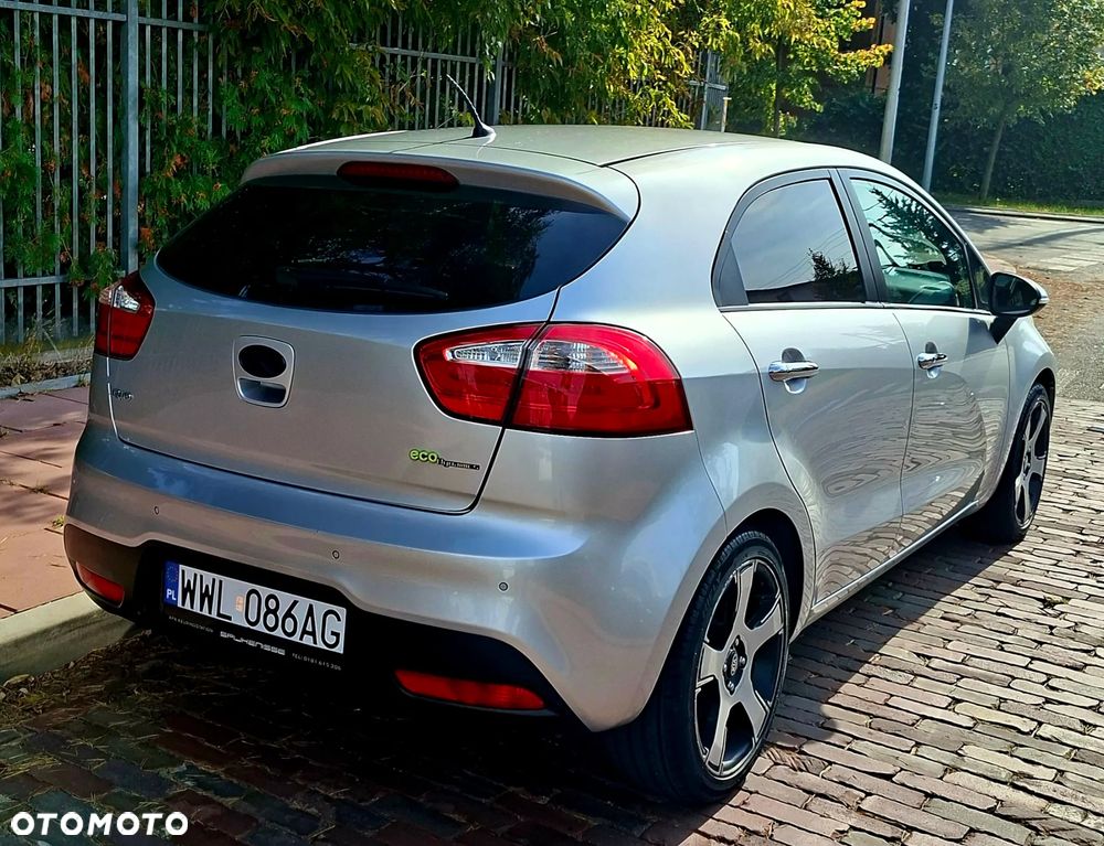 Kia Rio - 4