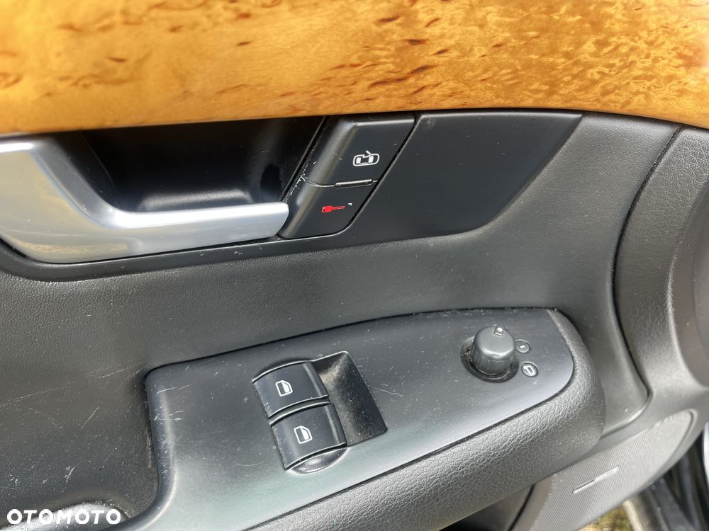 Audi A4 Avant 2.0 TDI Multitronic - 23