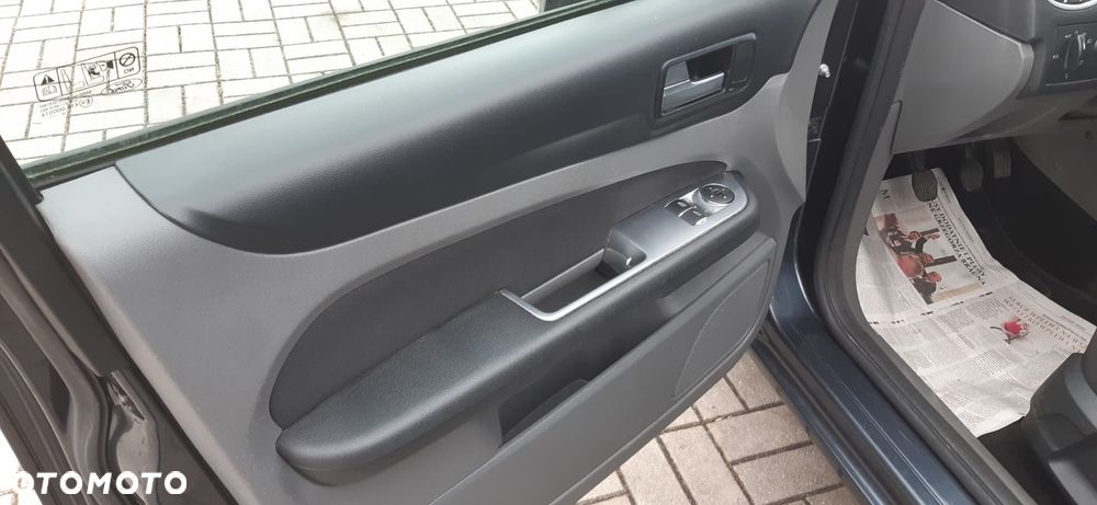 Ford Focus 1.6 TDCi Style - 12