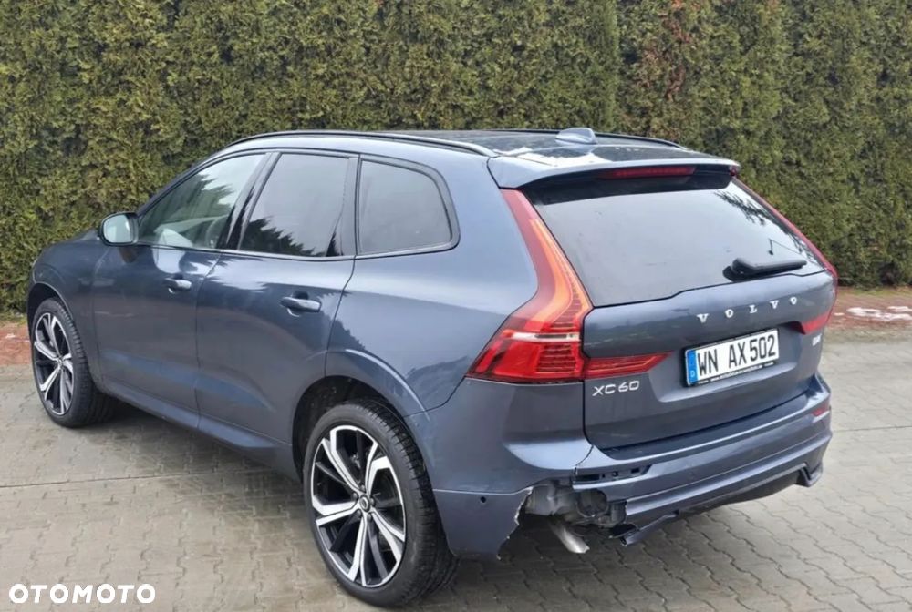 Volvo XC 60 B4 D AWD Ultimate Dark - 19