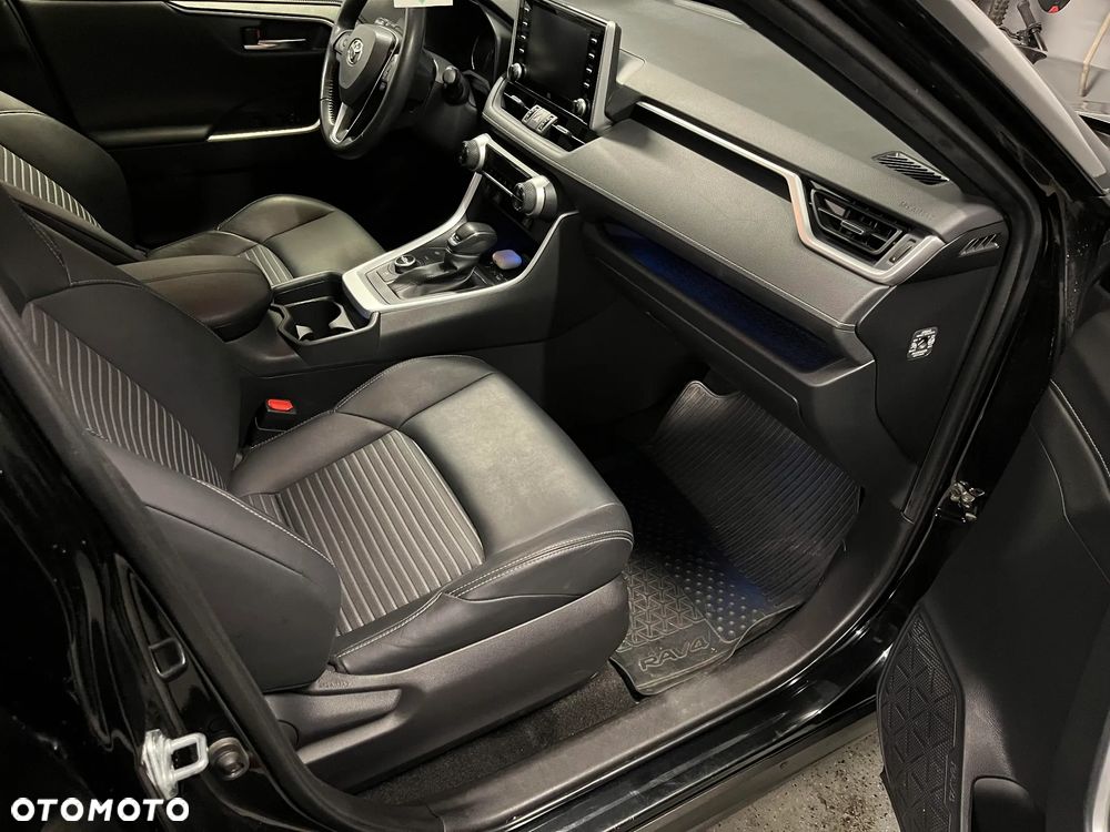 Toyota RAV4 2.5 Hybrid Black Edition by JBL 4x4 - 5
